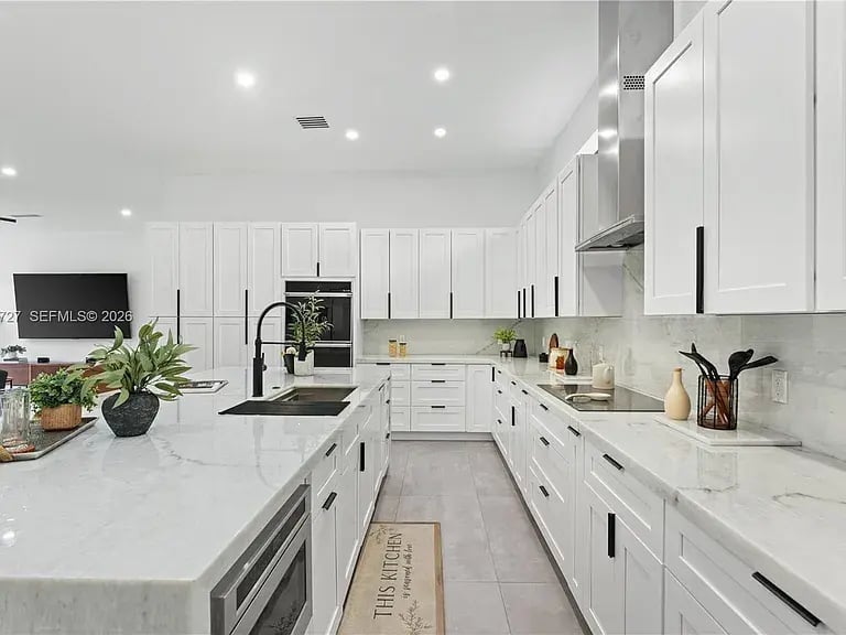 360 Holly Ln — photo 5
