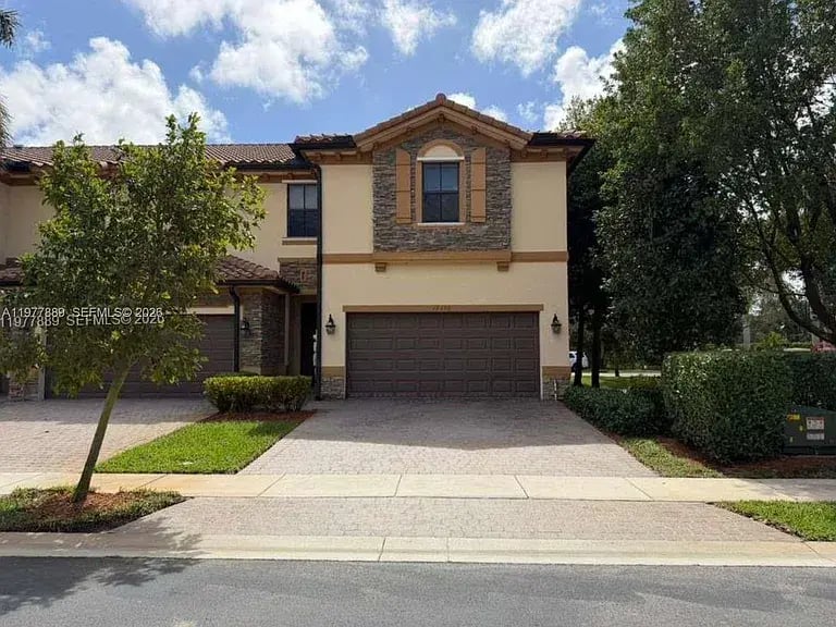12350 S Village Cir,