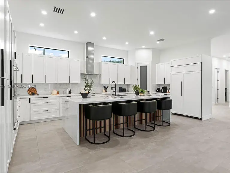 360 Holly Ln 2