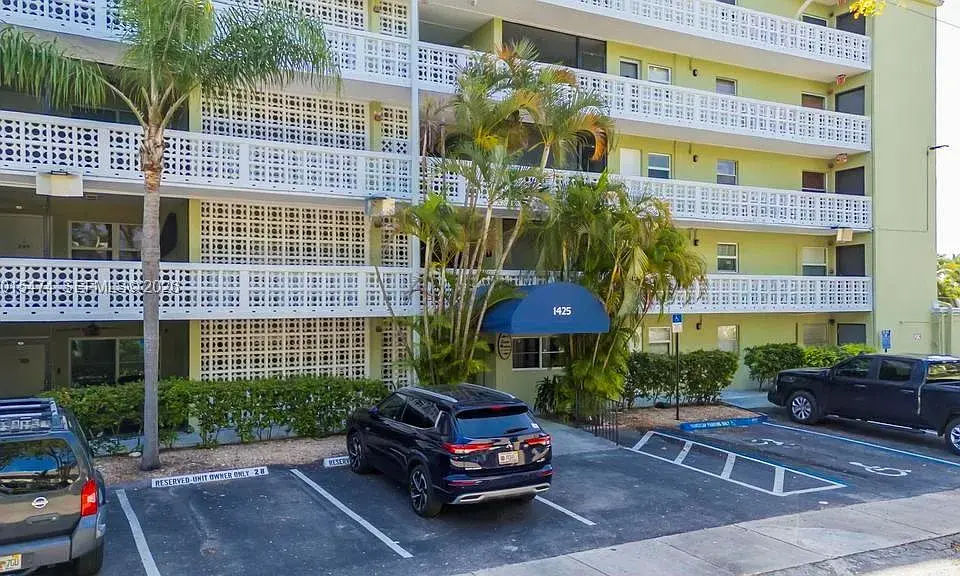 1425 Arthur St. Apt 103