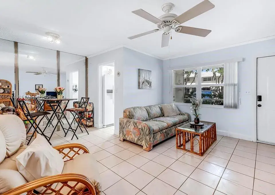 1425 Arthur St. Apt 103 2