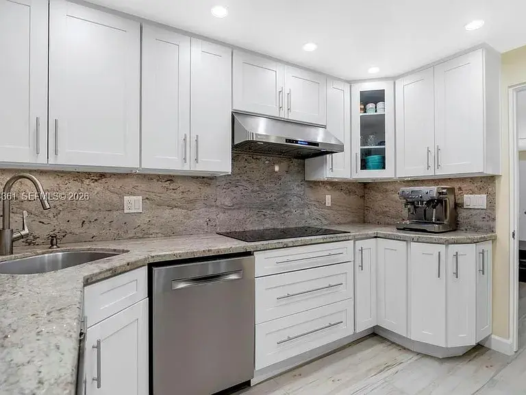 222 SW 7th St 2