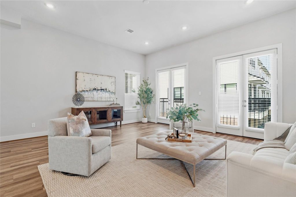 254 N Post Oak Rd A  2