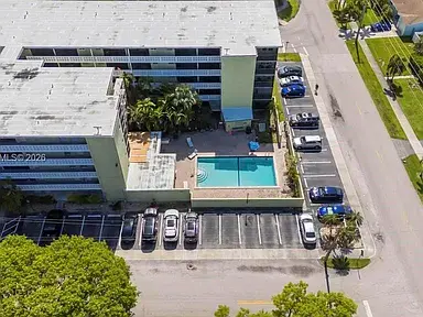 1425 Arthur St. Apt 103 3