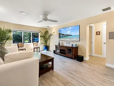 222 SW 7th St 3