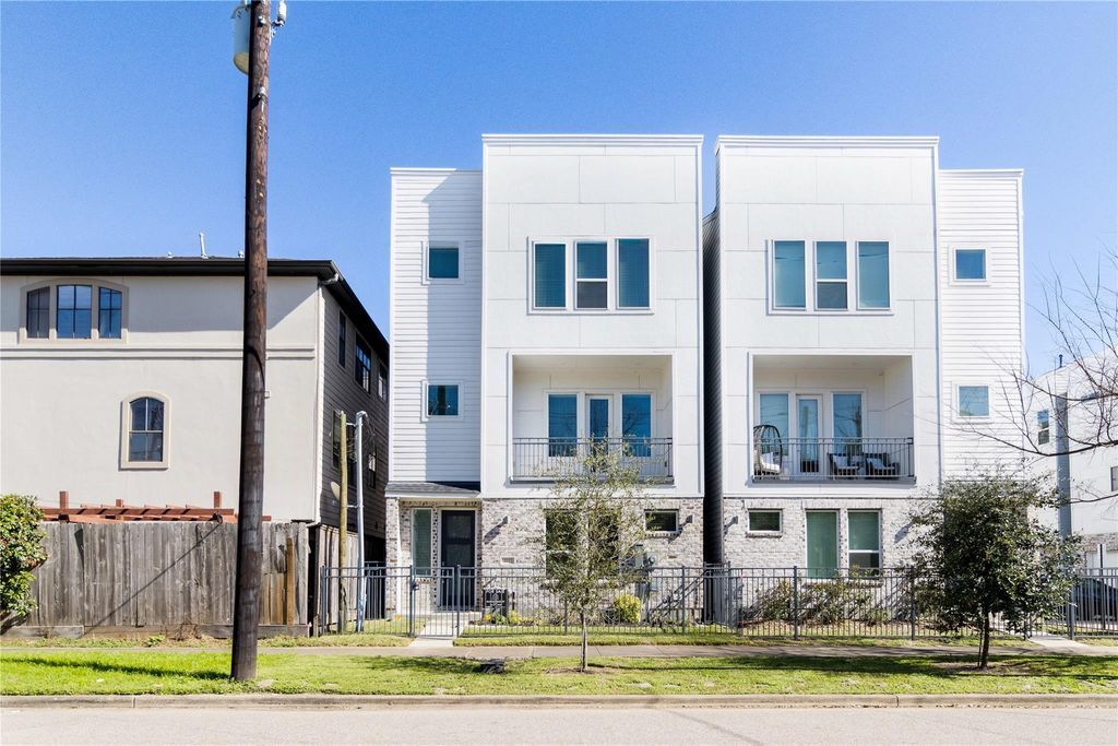 3111 La Branch St