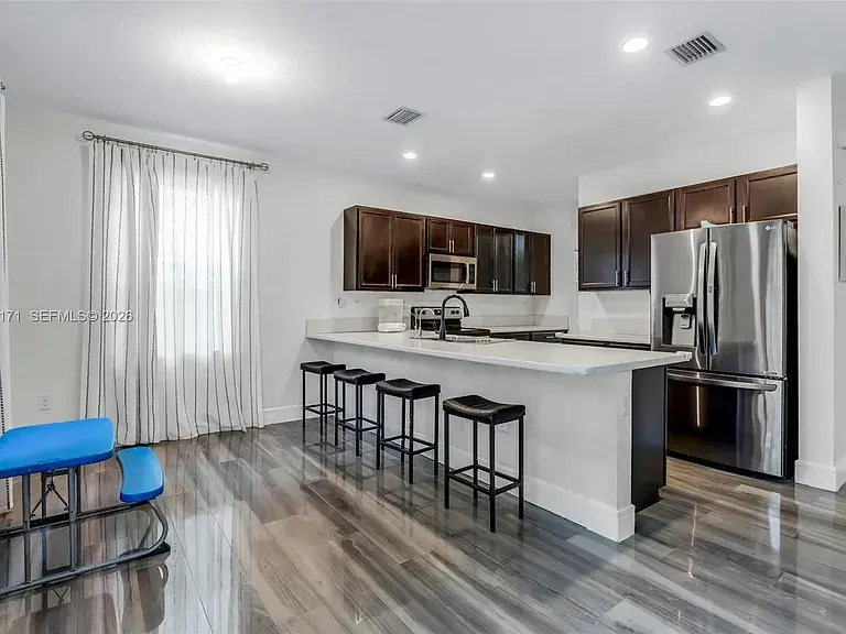 3506 W 106th Ter 4