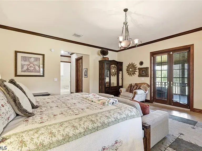 842 Hunting Club Ave 4